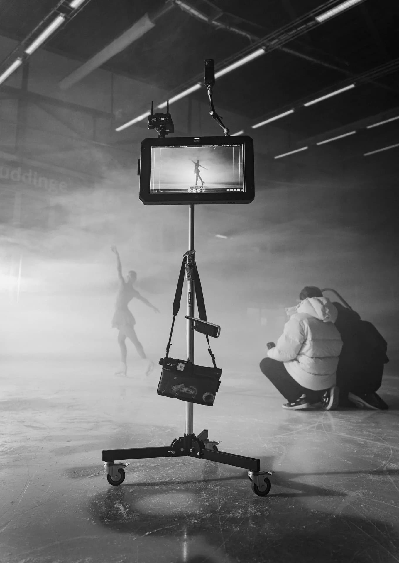 Monitor med automationsflöde i LAB37s studio